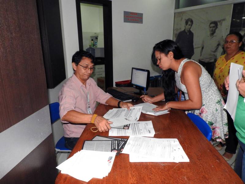 O município de Castanhal, na Região Metropolitana de Belém (RMB), recebeu nesta terça-feira (20) o Movimento pela Valorização do Estatuto da Criança e do Adolescente (Mover), que promove uma capacitação destinada a elaborar com órgãos do Executivo, Legislativo e Judiciário, além de representantes da sociedade civil, conselheiros tutelares e demais membros da rede de garantia de direitos da criança e adolescentes, ações e estratégias para o fortalecimento dos direitos de menores de 18 anos. O encontro será realizado até a próxima quinta-feira (22), das 09 às 17 h, no auditório da URE 8 (Unidade Regional de Educação).

FOTO: CARLOS SODRÉ / AG. PARÁ
DATA: 19.02.2018
CASTANHAL - PARÁ <div class='credito_fotos'>Foto: CARLOS SODRÉ / AG. PARÁ    |   <a href='/midias/2018/originais/ea4234f9-5532-481c-bb04-852344c5f150.jpg' download><i class='fa-solid fa-download'></i> Download</a></div>