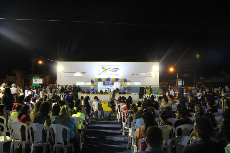 O município de Xinguara também comemora os 36 anos de emancipação neste domingo (13). A celebração de convênios entre a Prefeitura e o Estado abriu as comemorações. Foi firmado convênio para a construção de uma clínica de fisioterapia, no valor de R$ 289.051,66. Também foi assinado convênio de R$ 357.204,96, destinado à iluminação do trecho urbano da Avenida Xingu. 

FOTO: ANTONIO MACEDO / DIVULGAÇÃO
DATA: 12.05.2018
XINGUARA - PARÁ <div class='credito_fotos'>Foto: ANTONIO MACEDO / DIVULGAÇÃO   |   <a href='/midias/2018/originais/fba89f2c-fd36-4cfd-be61-fe11b0b0c55d.jpg' download><i class='fa-solid fa-download'></i> Download</a></div>