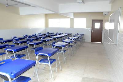 notícia: Escolas Pinto Marques e Mário Chermont são reformadas e entregues