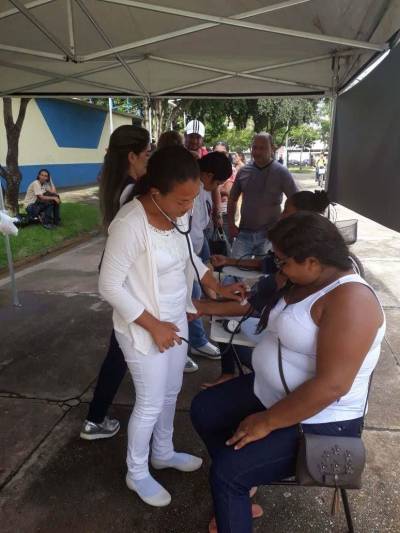galeria: Profissionais do Hospital de Paragominas levam saúde à praça