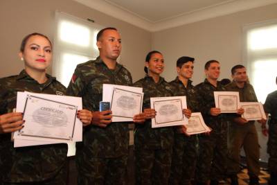 notícia: Policiais militares são certificados na área de Educação Ambiental