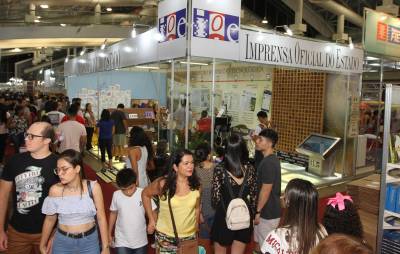 notícia: Visitantes aproveitam a programação da Feira Pan-Amazônica do Livro