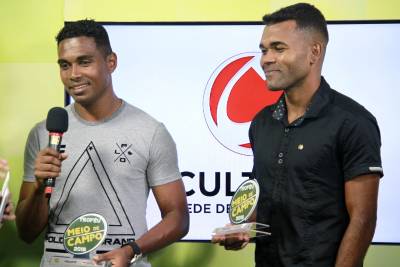 galeria: Jogadores do Banparazão comemoram Troféu Meio de Campo