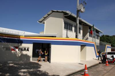 notícia: Governo entrega escola inteiramente reformada em Ananindeua
