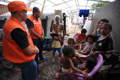 notícia: Força-tarefa presta assistência a famílias afetadas pelas enchentes no Estado