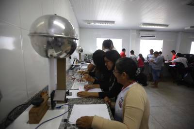 notícia: Estado investe em estudo e pesquisa científica em Salinópolis