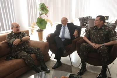 notícia: Governador recebe general que assumirá o Comando Militar do Norte