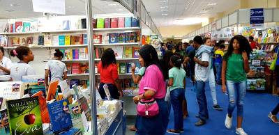 notícia: CredLivro atende mil professores no salão literário em Carajás