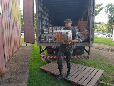 galeria: Defesa Civil do Estado entrega cestas básicas na região sudeste