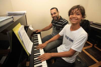 notícia: Música alimenta a alma, transforma vidas e promove inclusão social