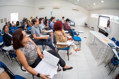 notícia: Universidade do Estado inscreve para cursos de Mestrado e Doutorado