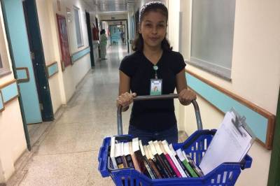 galeria: Voluntários doam livros para biblioteca do Hospital de Marabá
