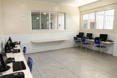 galeria: Governo entrega escola inteiramente reformada em Ananindeua