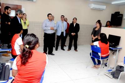 galeria: Seduc entrega escola Raimundo Vera Cruz totalmente reconstruída