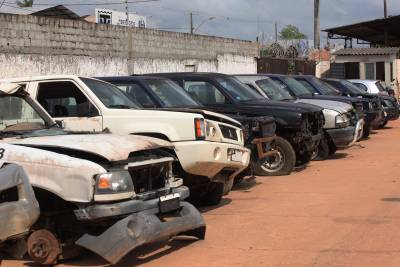 notícia: Sead faz leilão de 24 lotes de veículos em Marituba