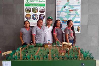 galeria: Estagiárias da Emater apresentam projeto de piscicultura em feira de escola técnica de Oriximiná