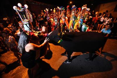 notícia: Festa e tradição animam os foliões em São Caetano de Odivelas