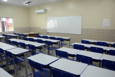 notícia: Governo inaugura mais duas escolas no interior do Estado