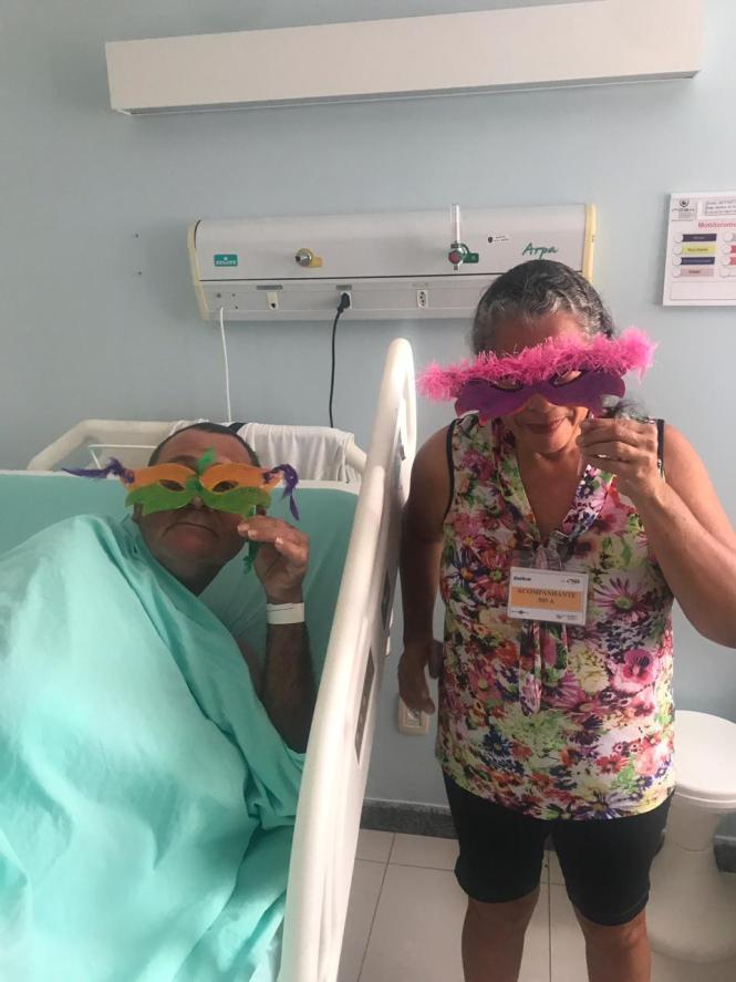 Para celebrar o Dia Internacional da Mulher, o Hospital Jean Bitar (HJB), em Belém, por meio do Grupo de Trabalho de Humanização (GTH), realizou na sexta-feira programação alusiva para pacientes e funcionários. As atividades começaram pela manhã, com distribuição de brindes e roda de conversa sobre autoestima e oficina de confecção de máscaras carnavalescas.

FOTO : ASCOM / HJB
DATA : 08.03.2019
BELÉM - PARÁ
 <div class='credito_fotos'>Foto: ASCOM HJB   |   <a href='/midias/2019/originais/08ca707a-ea80-4203-86c9-658a9fafccc3.jpg' download><i class='fa-solid fa-download'></i> Download</a></div>