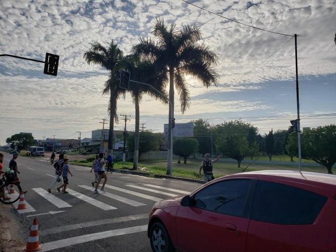 O Departamento de Trânsito do Pará (Detran) instalou e ativou, nesta terça-feira (29), um semáforo no quilômetro 15 da rodovia BR-316, em Marituba, região metropolitana de Belém. 

FOTO: ASDECOM / DETRAN
DATA:28.01.2019
BELÉM - PARÁ <div class='credito_fotos'>Foto: ASDECOM / DETRAN   |   <a href='/midias/2019/originais/0b2a71fe-f252-4eeb-8ed7-44cb8b24b475.jpg' download><i class='fa-solid fa-download'></i> Download</a></div>