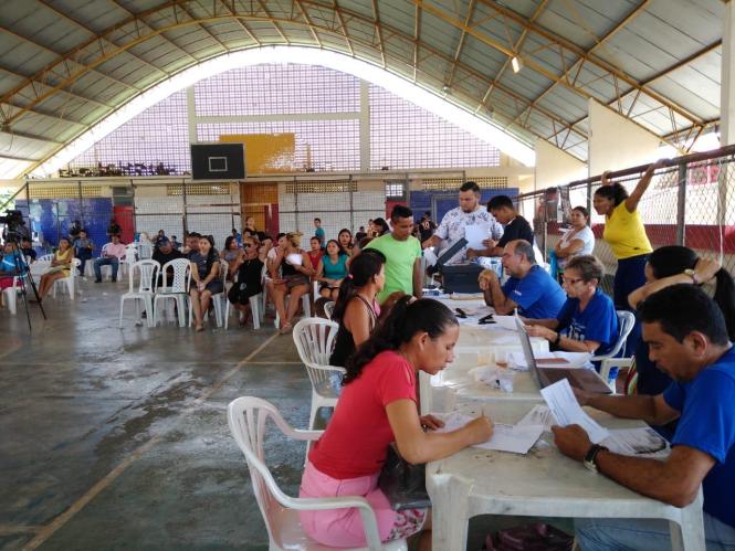 Mais de 200 pessoas, moradoras da cidade de curralinho, localizado na região do Marajó, participaram da Ação Cidadã promovida pela Secretaria de Estado de Segurança Pública (Segup), por meio da Diretoria de Prevenção, prefeitura municipal e parceiros. O evento ocorreu na Escola Francisco Chagas da Silva, nesta terça-feira, 19.

FOTO: DIVULGAÇÃO / ASCOM SEGUP
DATA: 20.03.2019
CURRALINHO - PARÁ <div class='credito_fotos'>Foto: Ascom Segup   |   <a href='/midias/2019/originais/0cd8c388-e270-47f4-954a-f392c3777edc.jpg' download><i class='fa-solid fa-download'></i> Download</a></div>