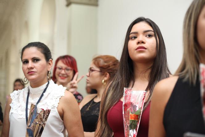 Belém Pará. Local, Sejudh. A Secretaria de Estado de Justiça e Direitos Humanos (Sejudh) realizou ação de cidadania, com a emissão das carteiras de identidade e trabalho para população feminina, na manhã de hoje (8), em alusão ao Dia Internacional da Mulher. Paralelamente, promoveu tratamento estético e apresentações culturais com artistas locais para os públicos interno e externo. 

Foto: Wagner Almeida/ Sejudh 
DATA: 08.03.2019
BELÉM - PARÁ <div class='credito_fotos'>Foto: Wagner Almeida/ Ascom Sejudh   |   <a href='/midias/2019/originais/11bb87f0-6d54-4723-bd33-2e46c11a94d9.jpg' download><i class='fa-solid fa-download'></i> Download</a></div>