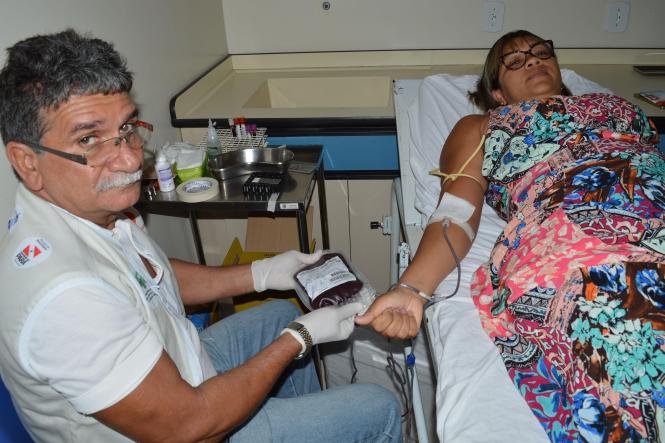 A proposta da campanha foi incentivar a doação nas pessoas que frequentam o Hospital como forma de auxiliar a reposição do estoque de sangue da Fundação Centro de Hemoterapia e Hematologia do Pará (Hemopa).

Foto: ASCOM/HRBA
Data: 11.01.2019
Santarém/Pa <div class='credito_fotos'>Foto: Ascom HRBA   |   <a href='/midias/2019/originais/22deb6c6-0bc5-4390-9947-67cc5ea63323.jpg' download><i class='fa-solid fa-download'></i> Download</a></div>