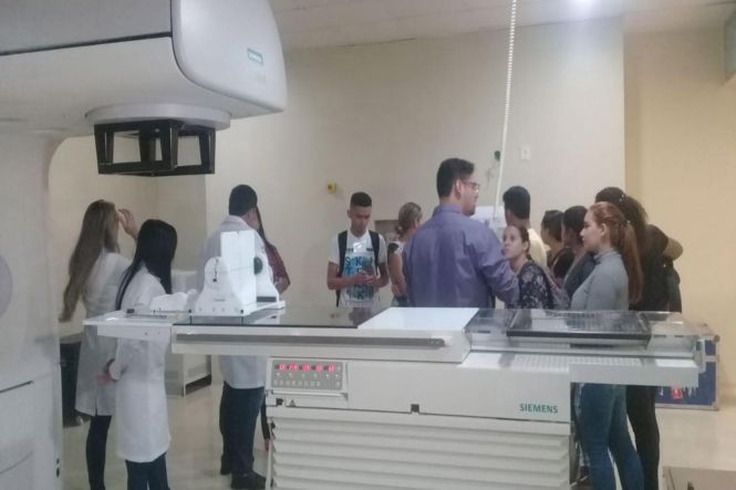 Em comemoração ao aniversário de três anos da Unidade de Alta Complexidade em Oncologia Dr. Vítor Moutinho – Unacon Tucuruí, no sudeste paraense, o Grupo de Trabalho Humanizado (GTH) fez programação especial com abertura para visitação à unidade pela comunidade, mediante o agendamento prévio, com o intuito de estreitar e fortalecer o relacionamento com a sociedade, sobretudo, para repasse de informações na prevenção do câncer.

FOTO: DIVULGAÇÃO
DATA: 25.04.2019
TUCURUÍ - PARÁ <div class='credito_fotos'>Foto: Divulgação   |   <a href='/midias/2019/originais/24bab34e-96a2-49ef-9290-c9281724801e.jpg' download><i class='fa-solid fa-download'></i> Download</a></div>