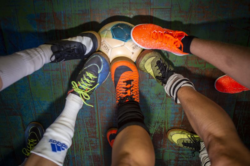 Equipe feminina de futsal da Uepa - atletas que vÃ£o disputar o campeonato Neymar Jr Five, no Rio de Janeiro.



FOTO: NAILANA THIELY

DATA: 28.05.19

BELÃ‰M-PARÃ <div class='credito_fotos'>Foto: Nailana Thiely / Ascom Uepa   |   <a href='/midias/2019/originais/2596_equipefemininadefutsaldauepa-atletasquevaoaotorneionorj-fotonailanathiely_2.jpg' download><i class='fa-solid fa-download'></i> Download</a></div>