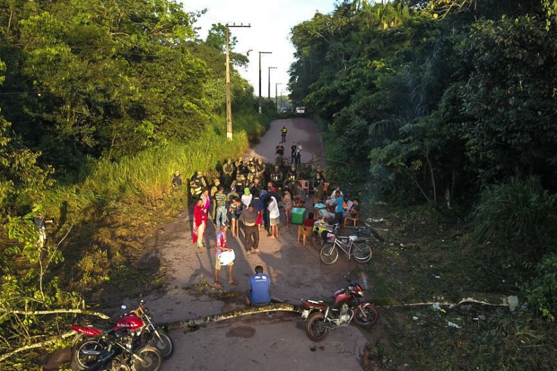 FOTOS AÉREAS DO LIXÃO DE MARITUBA, MORADORES DAS PROXIMIDADES FAZEM PROTESTO CONTRA A VOLTA DO FUNCIONAMENTO DO LIXÃO. <div class='credito_fotos'>Foto: KLEBERSON SANTOS / AG. PARÁ   |   <a href='/midias/2019/originais/2597_whatsappimage2019-06-03at08.27.19.jpg' download><i class='fa-solid fa-download'></i> Download</a></div>