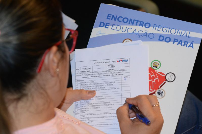 Encontro Regional em Bragança discute agenda da aprendizagem na região nordeste do Pará


FOTO: ASCOM / SEDUC
DATA: 03.06.2019
BRAGANÇA - PARÁ <div class='credito_fotos'>Foto: ASCOM / SEDUC   |   <a href='/midias/2019/originais/2600_dsc_2637.jpg' download><i class='fa-solid fa-download'></i> Download</a></div>