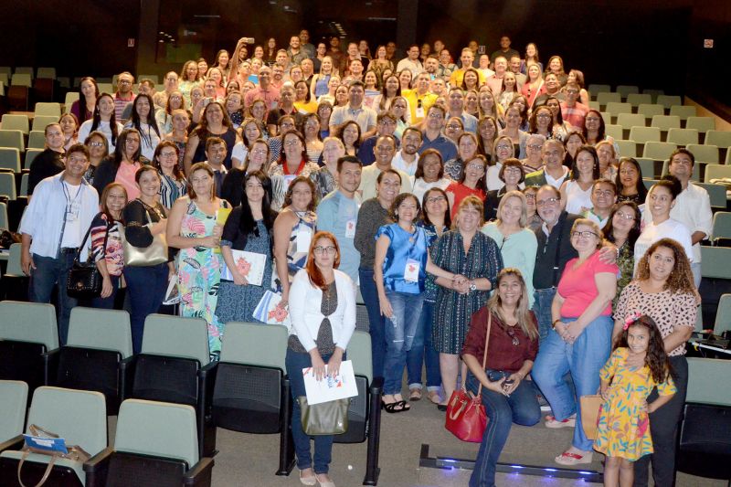 Encontro Regional em Bragança discute agenda da aprendizagem na região nordeste do Pará


FOTO: ASCOM / SEDUC
DATA: 03.06.2019
BRAGANÇA - PARÁ <div class='credito_fotos'>Foto: ASCOM / SEDUC   |   <a href='/midias/2019/originais/2600_encerramentodoencontrodeeducacao-bragancafotoraipontes2.jpg' download><i class='fa-solid fa-download'></i> Download</a></div>