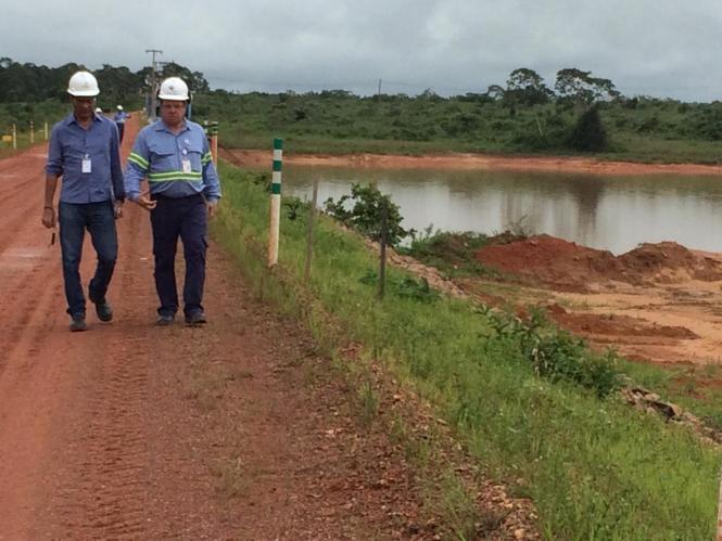 A Secretaria de Meio Ambiente e Sustentabilidade (Semas) concluiu mais uma etapa de vistorias em barragens no estado do Pará. Esta semana, as equipes foram até uma mineradora localizada em Paragominas. No local, os técnicos passaram três dias avaliando o estado de conservação das estruturas do sistema de disposição de rejeitos 1 e 2 (SD1 e SD2).

FOTO: ASCOM/ SEMAS
DATA: 23.03.2019
PARAGOMINAS - BELÉM- PARÁ <div class='credito_fotos'>Foto: ASCOM SEMAS   |   <a href='/midias/2019/originais/26d87016-045b-40e5-b55c-7aaaff5f2d3b.jpg' download><i class='fa-solid fa-download'></i> Download</a></div>
