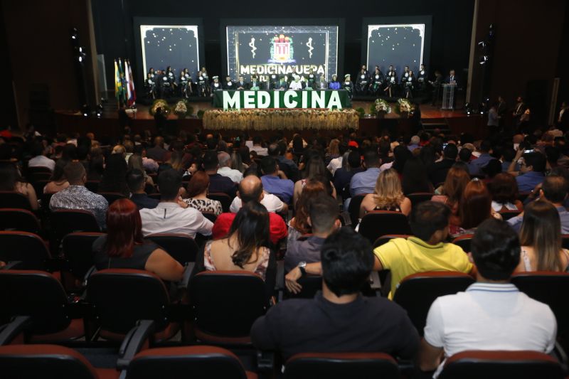 FORMATURA DE MEDICINA EM MARABÁ

FOTO: MARCELO SEABRA / AGÊNCIA PARÁ
DATA: 19.06.2019
MARABÁ - PARÁ <div class='credito_fotos'>Foto: Marcelo Seabra / Ag. Pará   |   <a href='/midias/2019/originais/2767_20190619212028__mg_8660.jpg' download><i class='fa-solid fa-download'></i> Download</a></div>