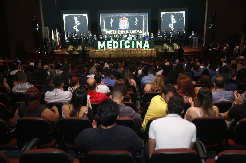 FORMATURA DE MEDICINA EM MARABÁ

FOTO: MARCELO SEABRA / AGÊNCIA PARÁ
DATA: 19.06.2019
MARABÁ - PARÁ <div class='credito_fotos'>Foto: Marcelo Seabra / Ag. Pará   |   <a href='/midias/2019/originais/2767_20190619212045__mg_8663.jpg' download><i class='fa-solid fa-download'></i> Download</a></div>