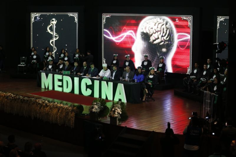 FORMATURA DE MEDICINA EM MARABÁ

FOTO: MARCELO SEABRA / AGÊNCIA PARÁ
DATA: 19.06.2019
MARABÁ - PARÁ <div class='credito_fotos'>Foto: Marcelo Seabra / Ag. Pará   |   <a href='/midias/2019/originais/2767_20190619212346__mg_8681.jpg' download><i class='fa-solid fa-download'></i> Download</a></div>