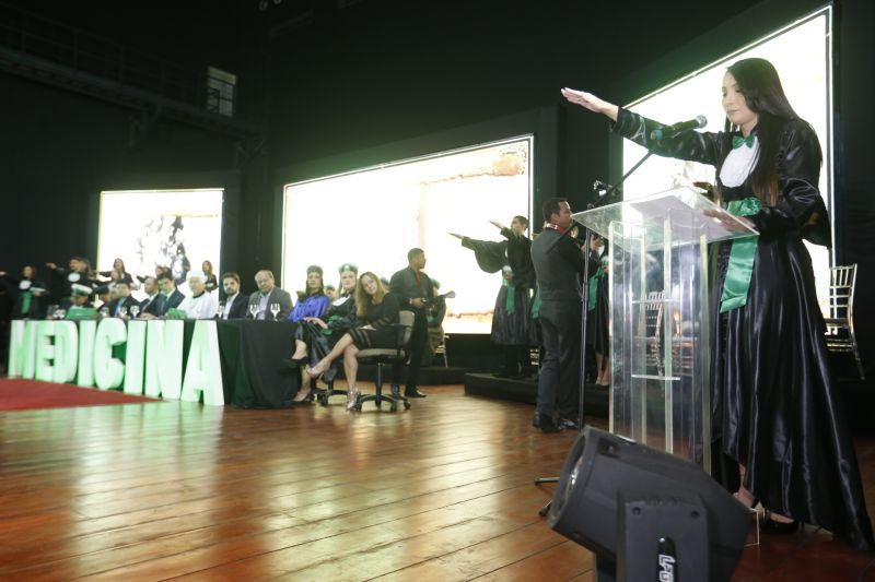 FORMATURA DE MEDICINA EM MARABÁ

FOTO: MARCELO SEABRA / AGÊNCIA PARÁ
DATA: 19.06.2019
MARABÁ - PARÁ <div class='credito_fotos'>Foto: Marcelo Seabra / Ag. Pará   |   <a href='/midias/2019/originais/2767_20190619213049__mg_8725.jpg' download><i class='fa-solid fa-download'></i> Download</a></div>