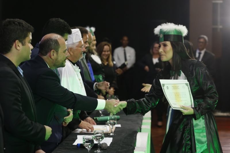 FORMATURA DE MEDICINA EM MARABÁ

FOTO: MARCELO SEABRA / AGÊNCIA PARÁ
DATA: 19.06.2019
MARABÁ - PARÁ <div class='credito_fotos'>Foto: Marcelo Seabra / Ag. Pará   |   <a href='/midias/2019/originais/2767_20190619215131__mg_8889.jpg' download><i class='fa-solid fa-download'></i> Download</a></div>