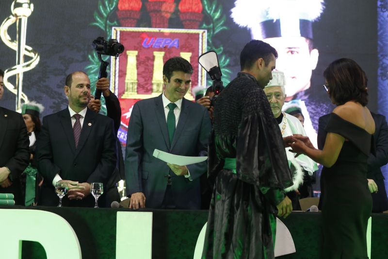 FORMATURA DE MEDICINA EM MARABÁ

FOTO: MARCELO SEABRA / AGÊNCIA PARÁ
DATA: 19.06.2019
MARABÁ - PARÁ <div class='credito_fotos'>Foto: Marcelo Seabra / Ag. Pará   |   <a href='/midias/2019/originais/2767_20190619215543__mg_8916.jpg' download><i class='fa-solid fa-download'></i> Download</a></div>