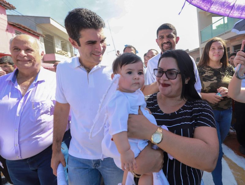 Tal e qual nos anos anteriores, o governador Helder Barbalho esteve em Capanema, no nordeste paraense, na manhã desta quinta, 20, para a tradicional celebração de Corpus Christi.

FOTO: MARCO SANTOS / AG. PARÁ
DATA: 20.06.2019
CAPANEMA - PARÁ <div class='credito_fotos'>Foto: Marco Santos / Ag. Pará   |   <a href='/midias/2019/originais/2769_-4365750333197910226_img_07972.jpg' download><i class='fa-solid fa-download'></i> Download</a></div>