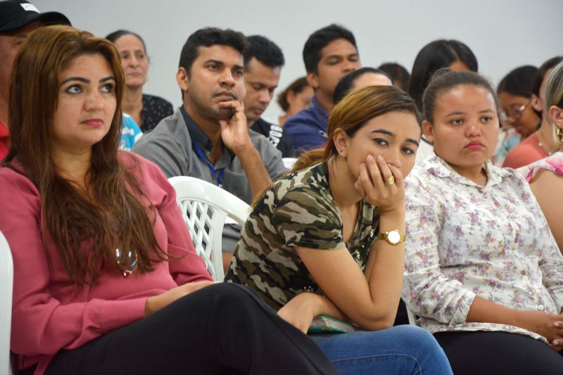  Ampliar a qualificação do atendimento socioeducativo em meio aberto é uma das metas do Governo do Pará nos 144 municípios do Estado.

FOTO: Alberto Passos/ ASCOM FASEPA
DATA: 27.06.2019
MARABÁ - PARÁ <div class='credito_fotos'>Foto: Ascom Fasepa   |   <a href='/midias/2019/originais/2809_encontroregionaldecarajas-fotoalbertopassos-ascomfasepa_06.jpg' download><i class='fa-solid fa-download'></i> Download</a></div>