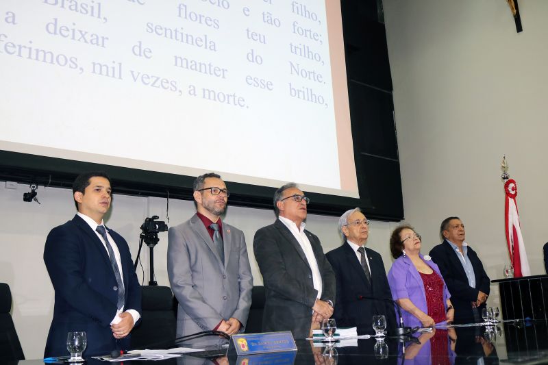 O Diário Oficial do Estado ganhou sessão solene, na manhã desta quinta-feira (27), no plenário da Assembleia Legislativa do Pará (Alepa), em homenagem aos 128 anos de fundação. A solenidade teve início por volta das 10h e contou com a presença de servidores da autarquia, representantes de entidades, além de autoridades locais e de outros estados. <div class='credito_fotos'>Foto: Divulgação   |   <a href='/midias/2019/originais/2816_img_2623.jpg' download><i class='fa-solid fa-download'></i> Download</a></div>