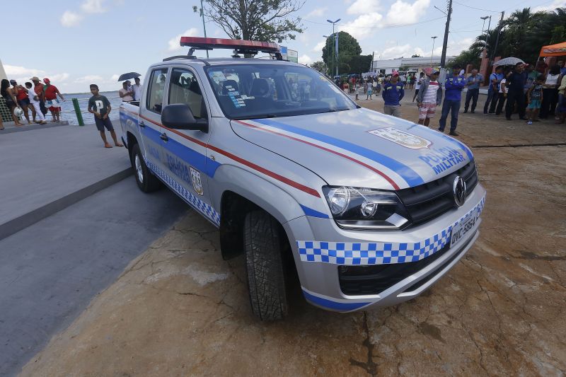 Mais de 18 mil moradores do município de Terra Santa, na região do Baixo Amazonas, no oeste do Pará, contam agora com o primeiro Terminal Hidroviário de Cargas e Passageiros da cidade, obra realizada pelo governo do Estado, por meio da Companhia de Portos e Hidrovias do Pará (CPH). 

FOTO: MARCELO SEABRA / AGÊNCIA PARÁ
DATA: 28.06.2019
TERRA SANTA - PARÁ <div class='credito_fotos'>Foto: Marcelo Seabra / Ag. Pará   |   <a href='/midias/2019/originais/2822_entregadeviatura2-terrasanta-marceloseabra.jpg' download><i class='fa-solid fa-download'></i> Download</a></div>