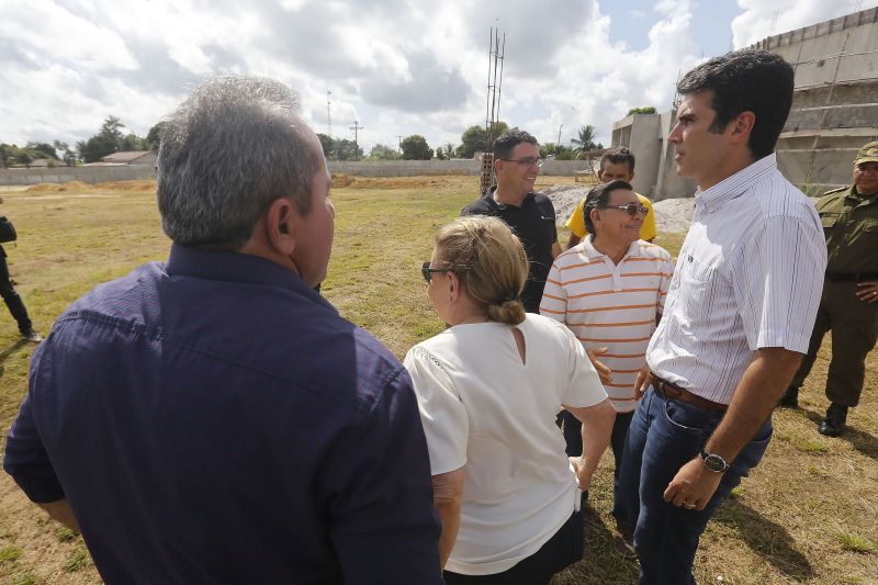 Mais de 18 mil moradores do município de Terra Santa, na região do Baixo Amazonas, no oeste do Pará, contam agora com o primeiro Terminal Hidroviário de Cargas e Passageiros da cidade, obra realizada pelo governo do Estado, por meio da Companhia de Portos e Hidrovias do Pará (CPH). 

FOTO: MARCELO SEABRA / AGÊNCIA PARÁ
DATA: 28.06.2019
TERRA SANTA - PARÁ <div class='credito_fotos'>Foto: Marcelo Seabra / Ag. Pará   |   <a href='/midias/2019/originais/2822_visitaestadio.jpg' download><i class='fa-solid fa-download'></i> Download</a></div>