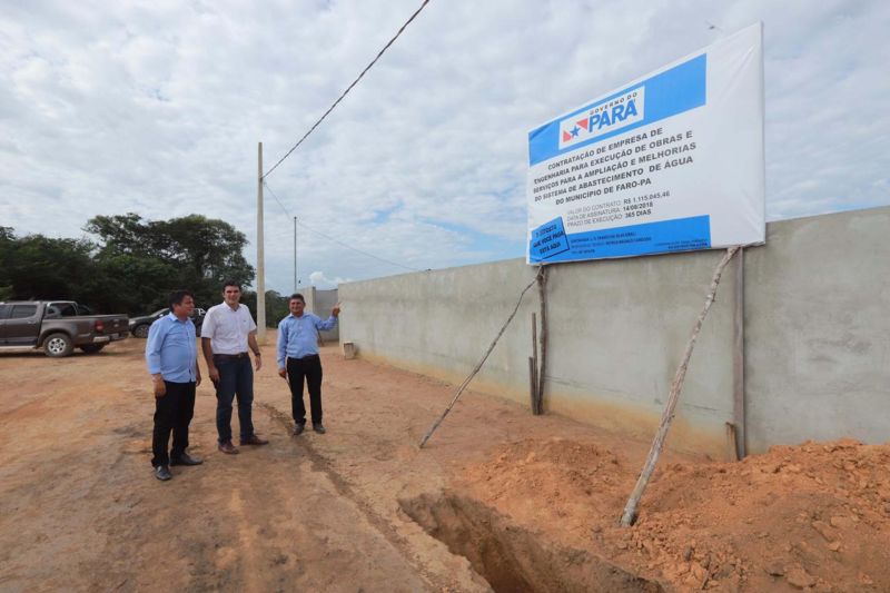 om recepção calorosa e muito animada da população, o governador Helder Barbalho visitou Faro, na região do baixo Amazonas, nesta sexta feira (28). 

FOTO: MARCO SANTOS / AGÊNCIA PARÁ
DATA: 28.06.2019
FARO - PARÁ <div class='credito_fotos'>Foto: Marco Santos / Ag. Pará   |   <a href='/midias/2019/originais/2823_whatsappimage2019-06-28at19.43.27.jpg' download><i class='fa-solid fa-download'></i> Download</a></div>