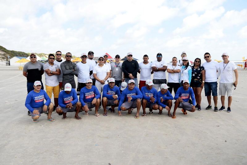 As atividades do Centro de Comando e Controle instalado na praia do Atalaia, no município de Salinópolis, nordeste paraense, já estão funcionando para garantir a segurança dos banhistas e visitantes neste verão. Do local, é feito o acompanhamento das operações de segurança que serão executadas no balneário durante todo o período de veraneio. O posto reúne representantes das forças de segurança como as polícias militar e civil, agentes do Departamento de Trânsito do Estado (Detran), militares do Corpo de Bombeiros e agências municipais. <div class='credito_fotos'>Foto: Ricardo Amanajás / Ag. Pará   |   <a href='/midias/2019/originais/2856__asm8947.jpg' download><i class='fa-solid fa-download'></i> Download</a></div>