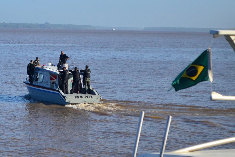 A ilha do Marajó, assim como outras cidades litorâneas, costuma receber um fluxo de visitantes muito grande para aproveitar o verão amazônico, durante o mês de julho. Soure e Salvaterra, por exemplo, devem ser os destinos mais procurados. De acordo com dados da Companhia de Portos e Hidrovias do Pará, aproximadamente 140 mil usuários devem passar pelo terminal hidroviário no mês das férias escolares, o que indica uma movimentação de, em média, 5 mil passageiros por dia e 35 mil por semana. <div class='credito_fotos'>Foto: Elielson Modesto / Ascom Segup   |   <a href='/midias/2019/originais/2859_dsc_0012.jpg' download><i class='fa-solid fa-download'></i> Download</a></div>