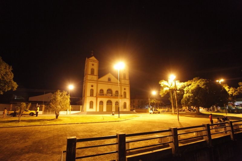 Itaituba, oeste do Pará, região do Tapajós, foi a primeira cidade a receber a "Caravana por todo o Pará". Na ocasião, o governador do Estado, Helder Barbalho, assinou a ordem de serviço para obras de terraplenagem, pavimentação asfáltica e drenagem pluvial da avenida Leopoldo Lobato, no bairro Jardim das Araras. <div class='credito_fotos'>Foto: Maycon Nunes / Ag. Pará   |   <a href='/midias/2019/originais/2874__mg_3566.jpg' download><i class='fa-solid fa-download'></i> Download</a></div>