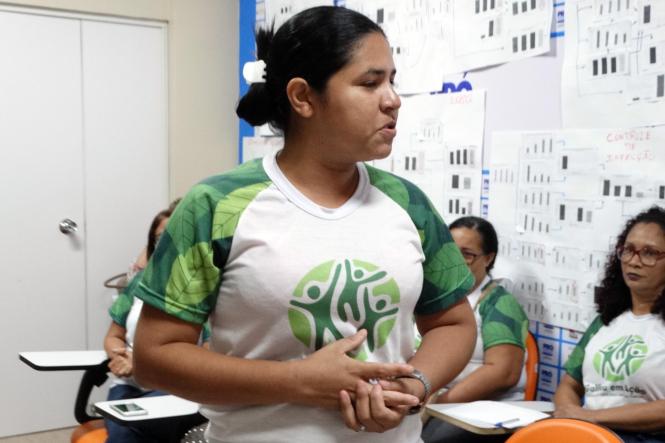 A primeira turma do ano do curso gratuito de Cuidador de Idosos promovido pelo Hospital Público Estadual Galileu (HPEG), gerenciado pela Pró-Saúde Associação Beneficente de Assistência Social e Hospitalar, sob contrato com a Secretaria de Estado de Saúde Pública (Sespa), concluiu o curso nesta sexta-feira (1º). São 35 novos profissionais formados pela Unidade para atuar no cuidado com a pessoa idosa, ocupação que tem crescido no mercado brasileiro nos últimos anos devido ao aumento da expectativa de vida da população. Na foto, a cuidadora de idosos, Caroline Silva dos Santos.

FOTO: ASCOM HPEG
DATA: 01.02.2019
BELÉM - PARÁ <div class='credito_fotos'>Foto: ASCOM HPEG   |   <a href='/midias/2019/originais/3a772202-d525-468d-bb29-38fef2432879.jpg' download><i class='fa-solid fa-download'></i> Download</a></div>