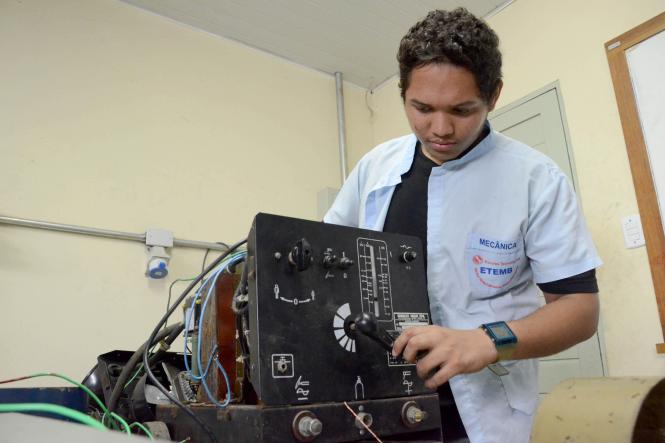 Seduc divulgou, nesta terça-feira (29), o resultado preliminar do processo seletivo 2019 para as escolas de Ensino Técnico. 

FOTO: DIVULGAÇÃO
DATA: 29.01.2019
BELÉM - PARÁ <div class='credito_fotos'>Foto: Divulgação   |   <a href='/midias/2019/originais/3ad805a7-f502-456c-b93e-da3cd62ed361.jpg' download><i class='fa-solid fa-download'></i> Download</a></div>